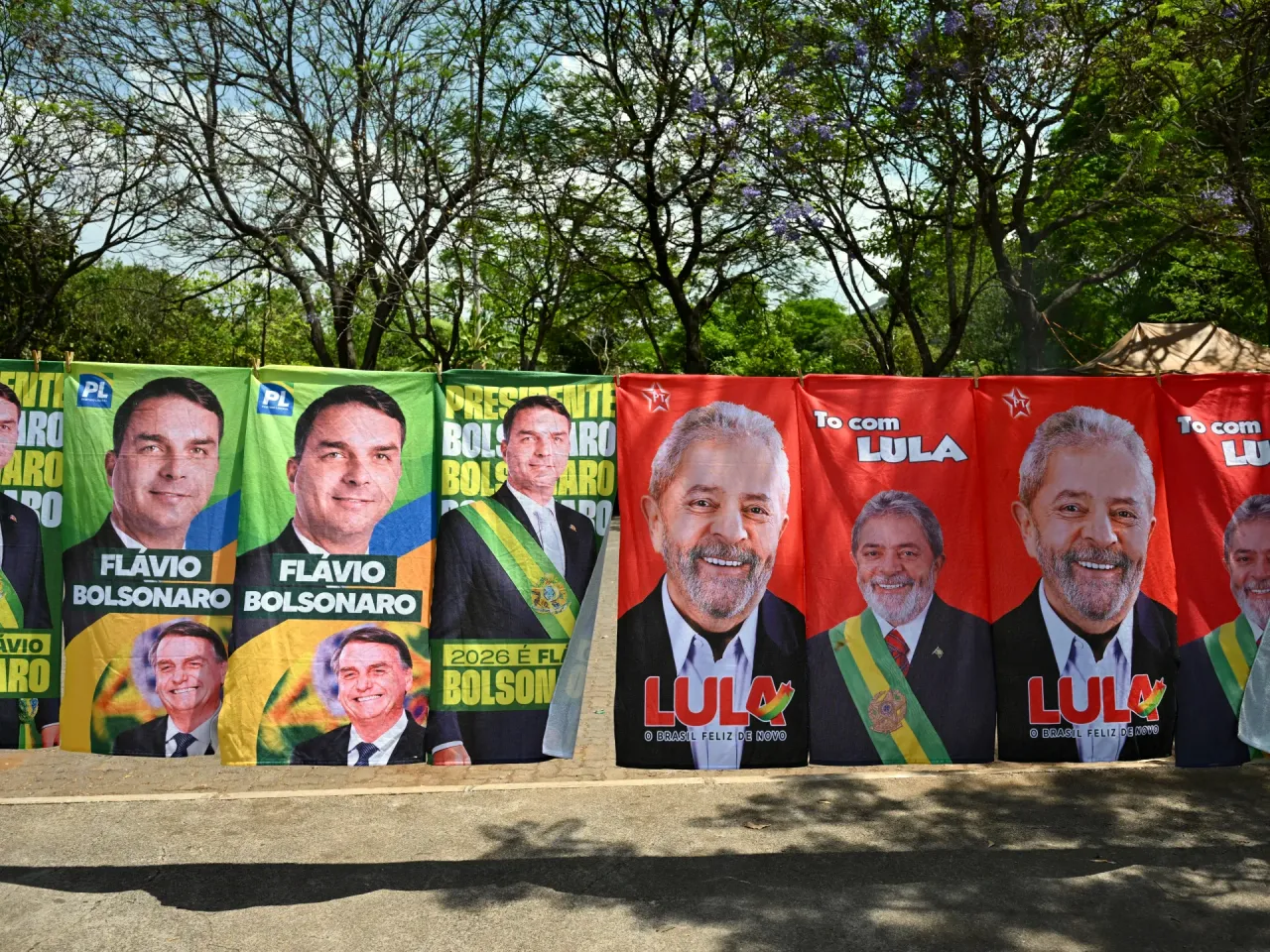 Thousands Protest in Rio as Bolsonaro Leads Brazil's First-Round Vote Ahead of October Runoff
