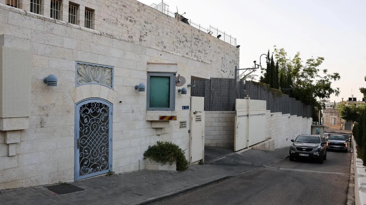 UK Insists East Jerusalem Mission Will Stay Open as Most Diplomats Depart Under Israel Pressure